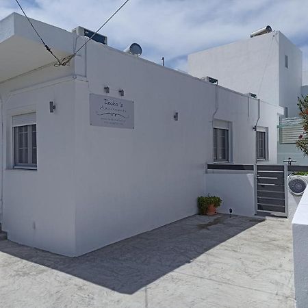 Tzoka'S Apartments 아다마스 외부 사진
