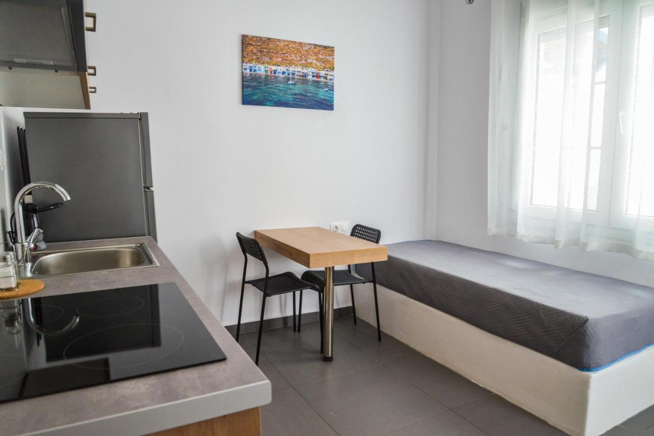Tzoka'S Apartments 아다마스 외부 사진