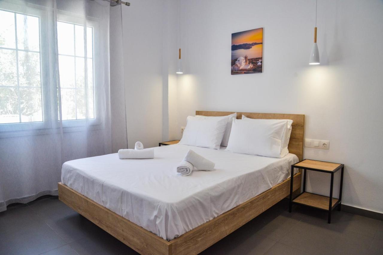 Tzoka'S Apartments 아다마스 외부 사진