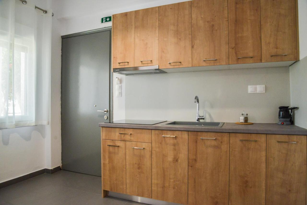 Tzoka'S Apartments 아다마스 외부 사진