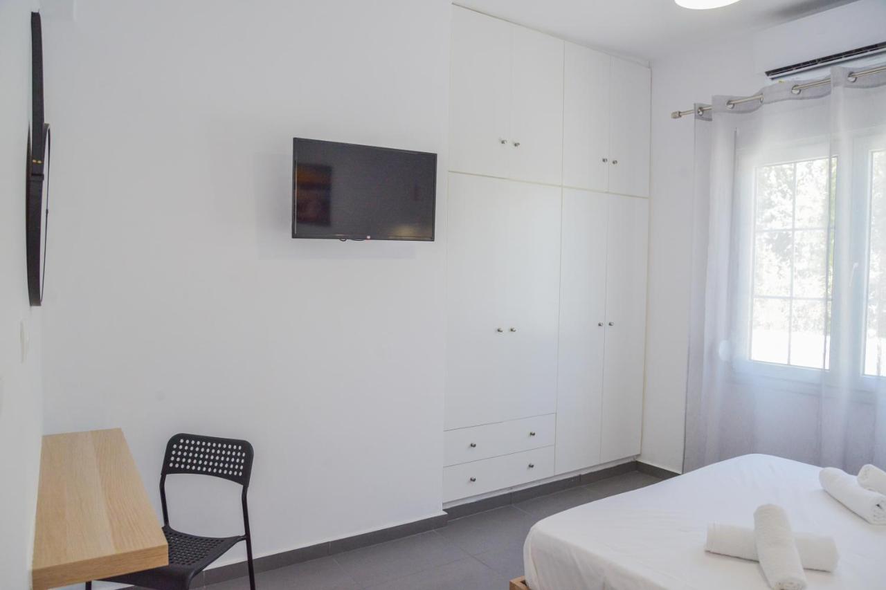 Tzoka'S Apartments 아다마스 외부 사진