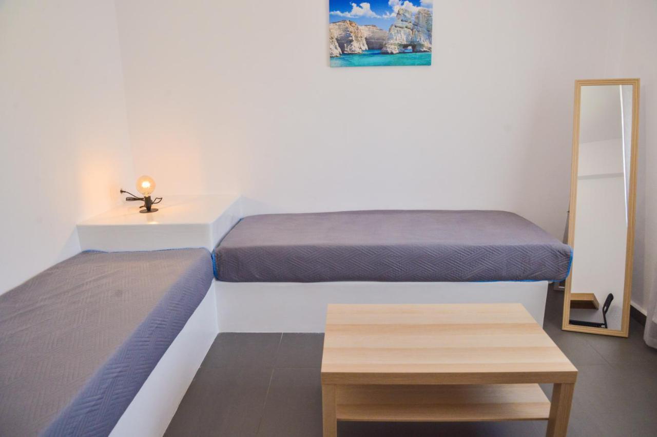 Tzoka'S Apartments 아다마스 외부 사진