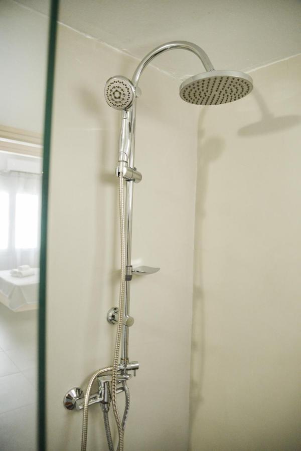Tzoka'S Apartments 아다마스 외부 사진
