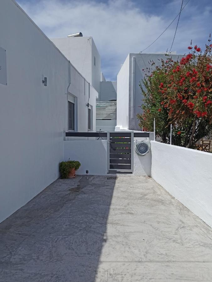 Tzoka'S Apartments 아다마스 외부 사진